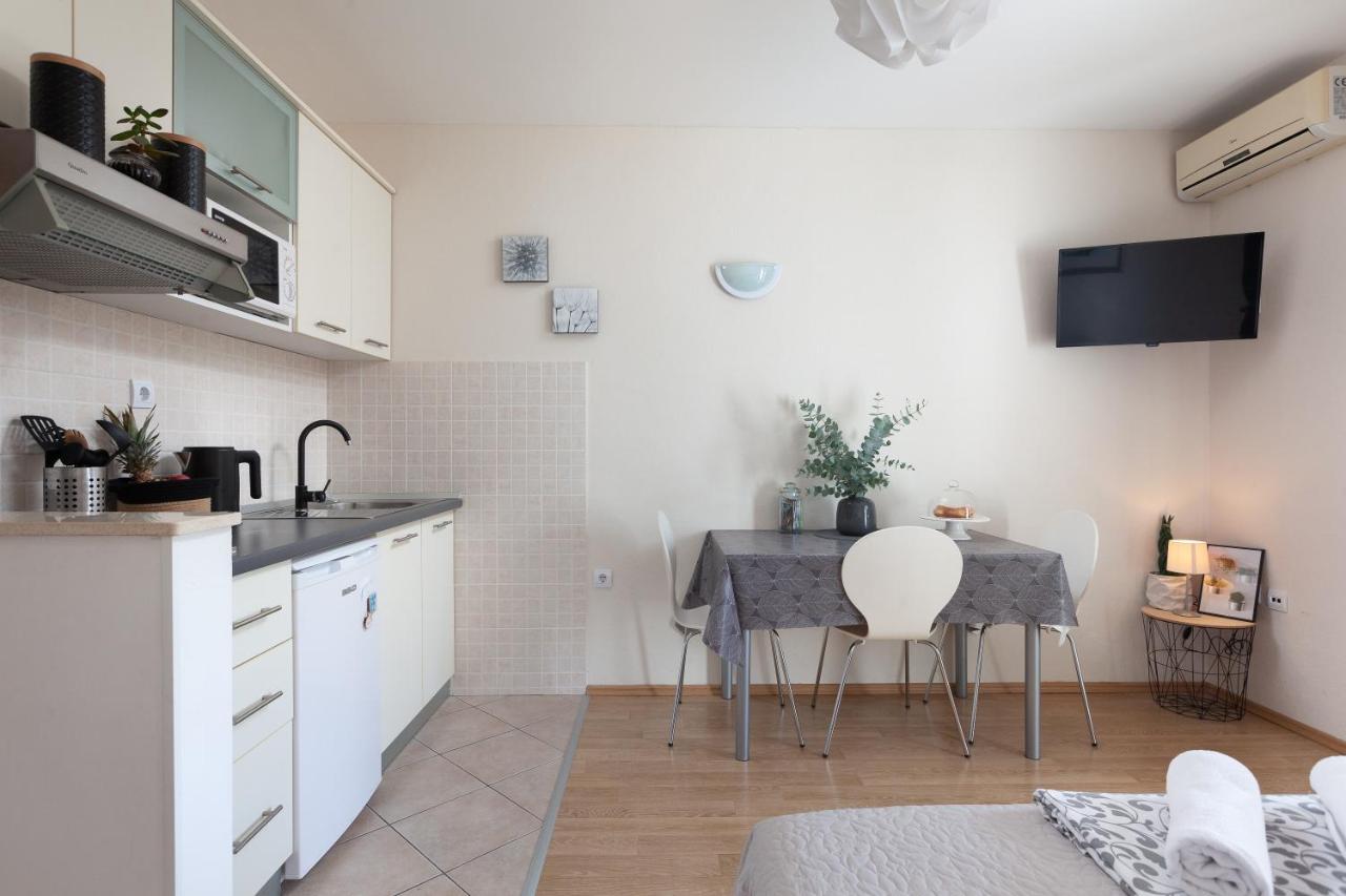 Sea View Ela Apartment